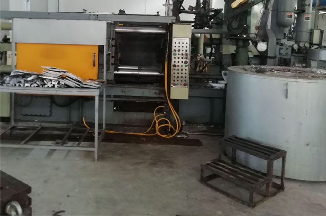 訓(xùn)練館體育木地板安裝