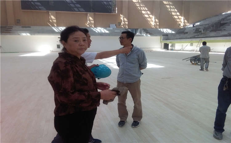 松木木地板籃球館價格是多少錢?