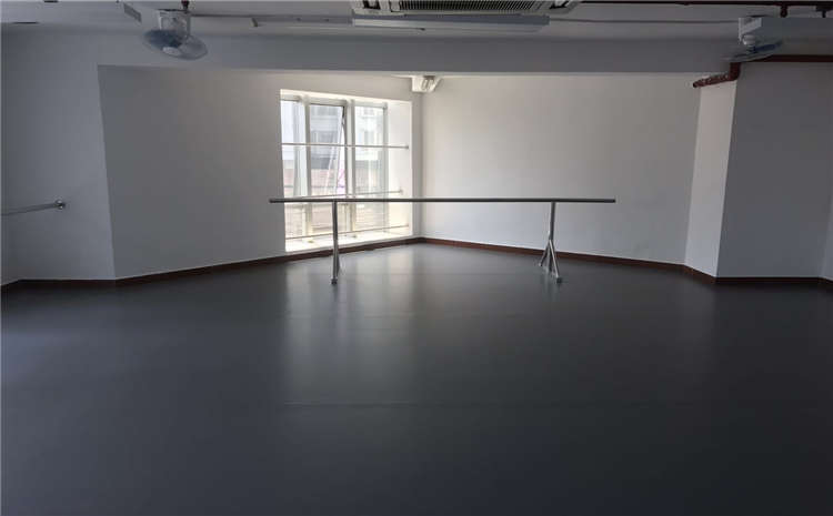 **的舞臺實(shí)木地板**是多少錢？