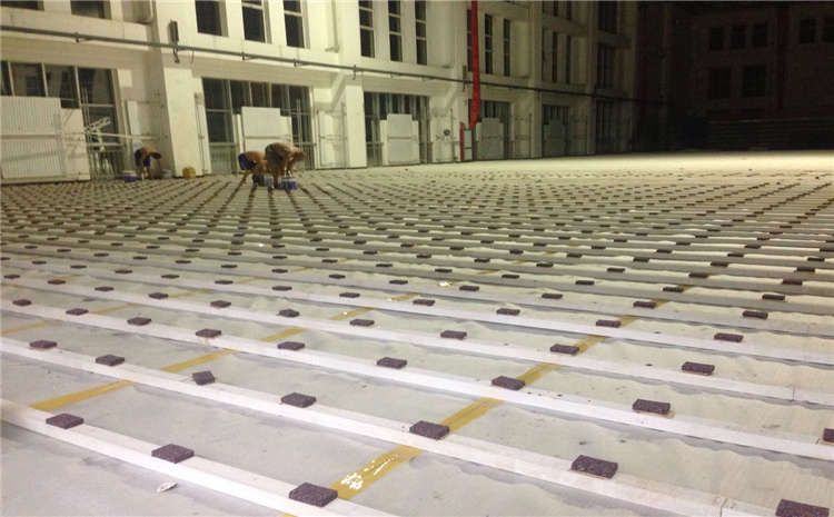 俄勒岡松羽毛球館木地板怎么翻新？