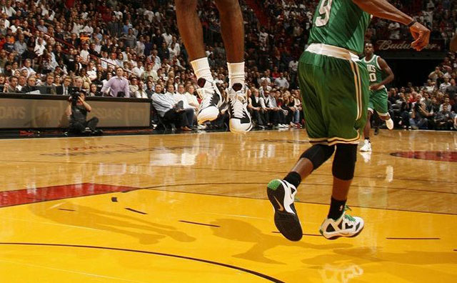 上海專用體育場地板每平米價格