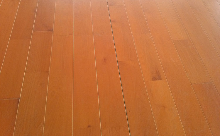 指接板籃球場地木地板一般多少錢？